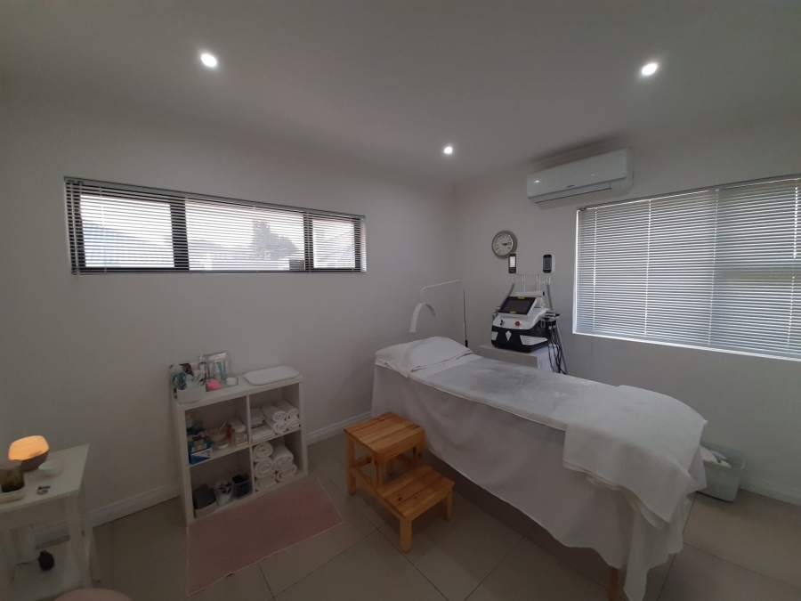 To Let commercial Property for Rent in Vincent Eastern Cape